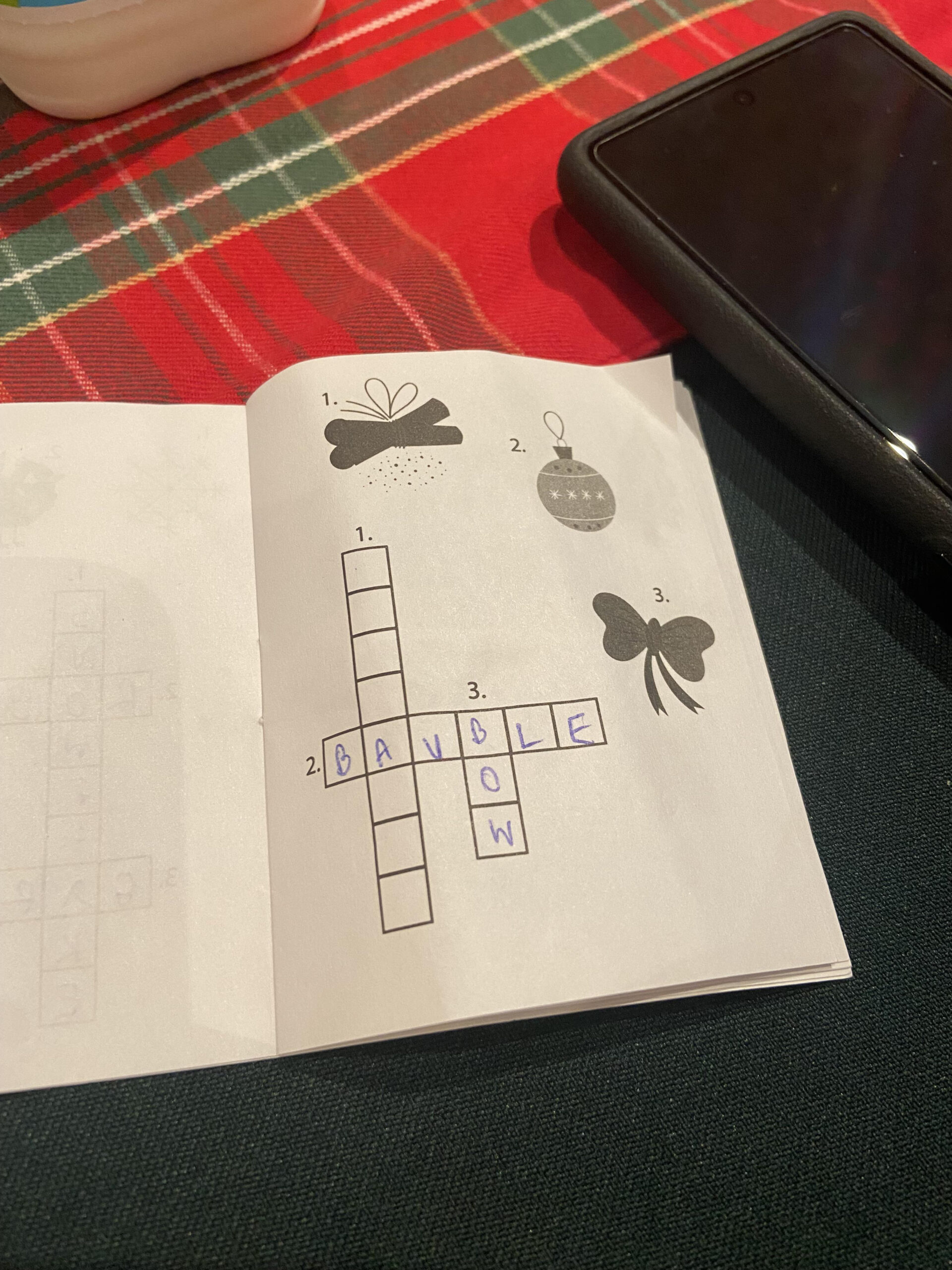 christmas cracker crossword has 10 of us at the dinner table with christmas cracker saying crossword clue scaled Christmas Cracker Crossword Has 10 Of Us At The Dinner Table with Christmas Cracker Saying Crossword Clue