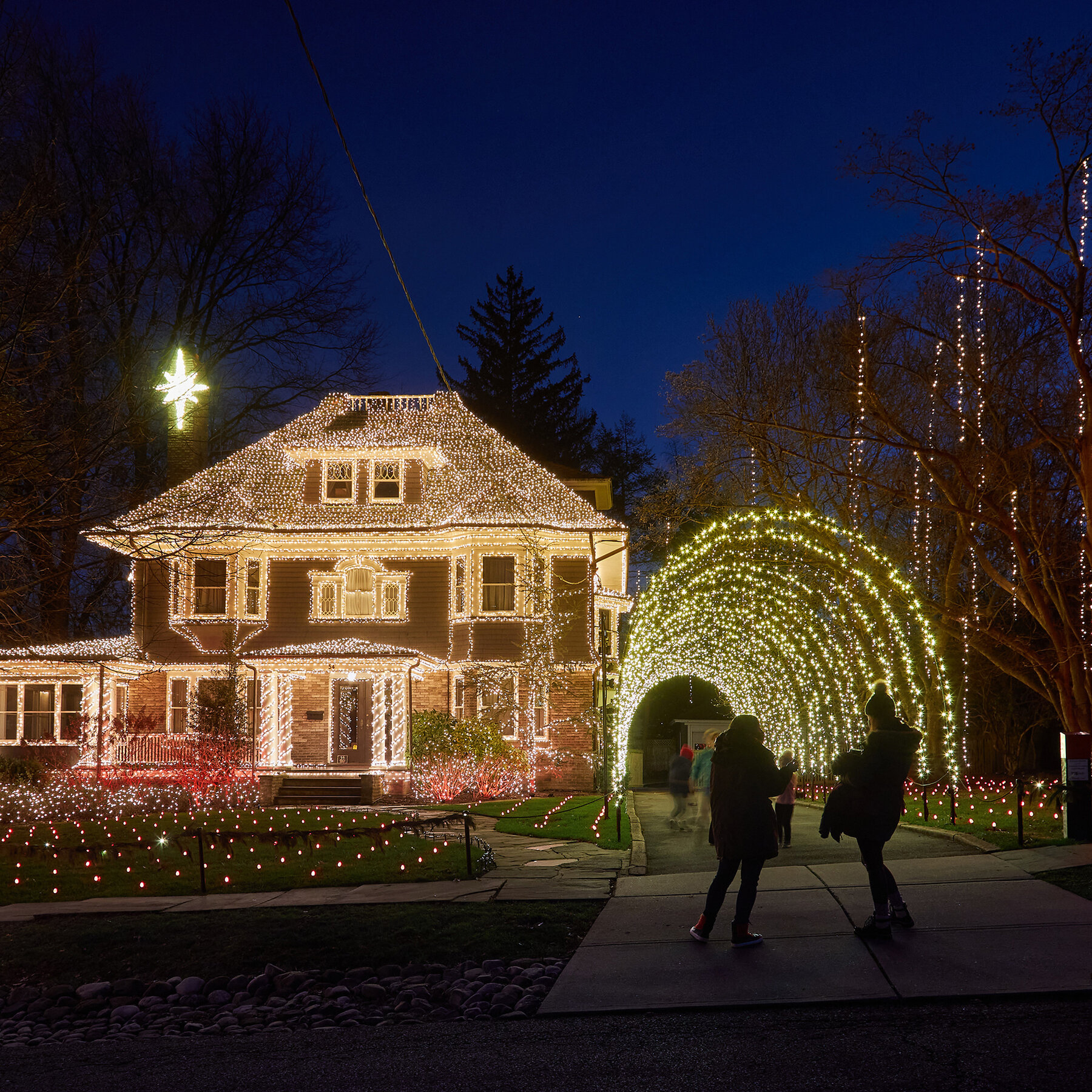 tips for hanging outdoor holiday lights the new york times throughout where outdoor christmas lights may be hung crossword Tips For Hanging Outdoor Holiday Lights - The New York Times throughout Where Outdoor Christmas Lights May Be Hung Crossword